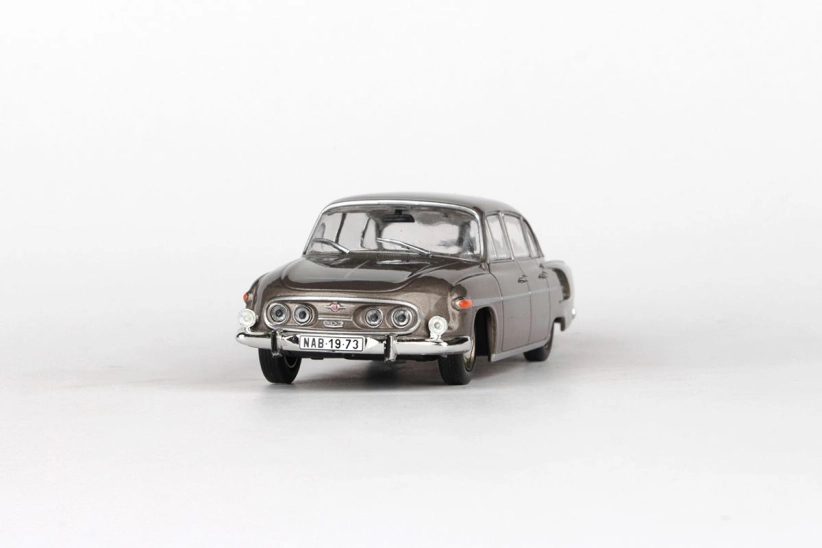 Abrex Tatra 603 (1969) 1:43 – sivohnedá metalíza