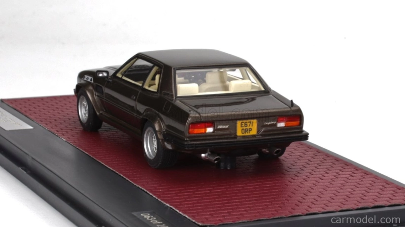Matrix modely v mierke De tomaso Longchamp Gts/e 1988 1:43 Brown Met