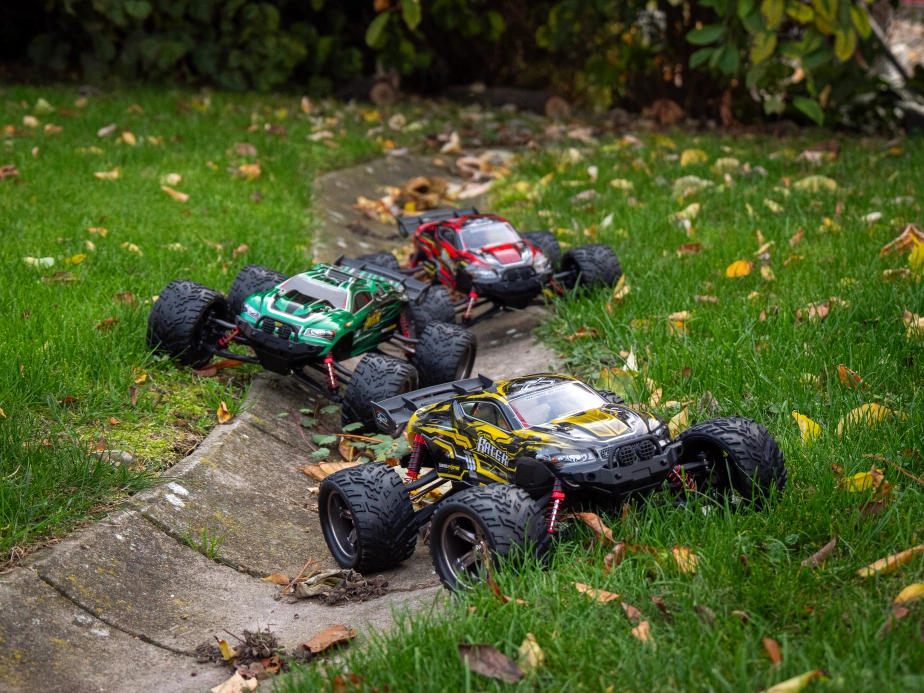 ROZBALENO - RC auto X9116 Challenger truggy, červená