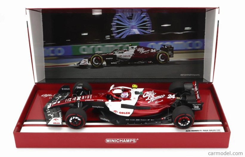 Minichamps Alfa romeo F1 C42 Team Orlen Racing N 24 1:18, bíločervená