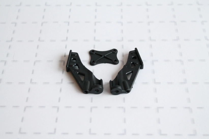 Držák spoileru pro Z06 Evolution, 3120 DF Models / 144001 WL Toys