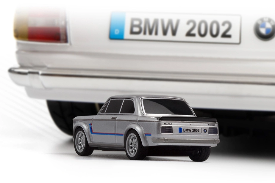 nano-TTR BMW 2002 Turbo – strieborná