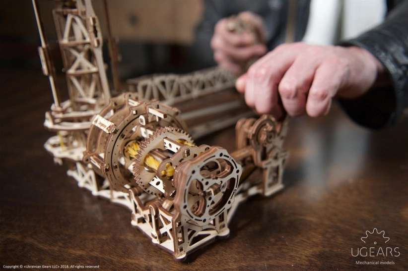 Ugears 3D drevené mechanické puzzle lietajúce stroje