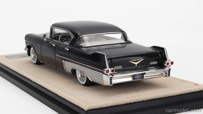 Stamp-models Cadillac Fleetwood Sixty Special 1957 1:43 Black