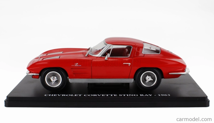 Edicola Chevrolet Corvette Stingray Coupe 1963 - Con Vetrina - With Showcase 1:24 Red