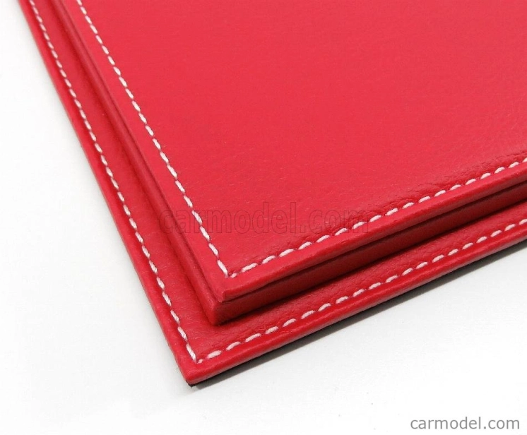 Atlantic Vetrina display box Molhouse Base In Pelle Rossa - Leather Base Red - Lungh.lenght Cm 65.0 X Largh.width Cm 31.0 X Alt.height Cm 21.5 (altezza Interna Cm 19.0) 1:8 Červená - Plastový Displej