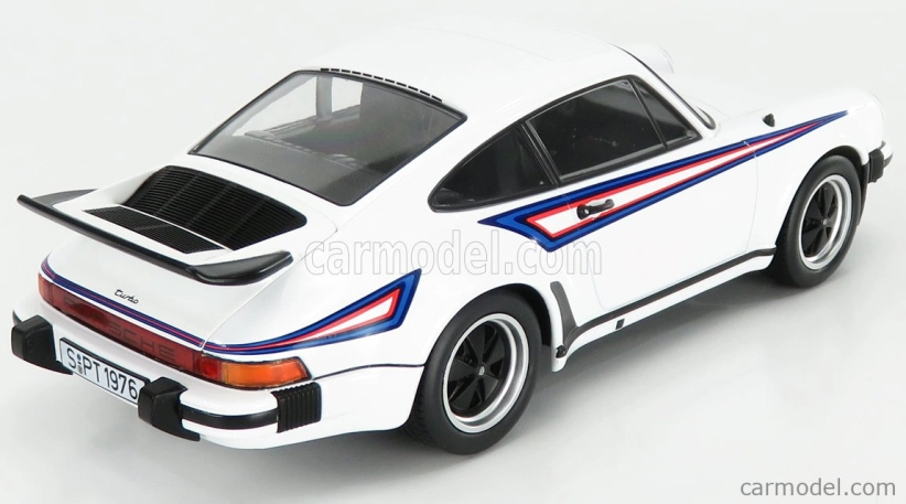 Porsche 911 930 Turbo Coupe 1976 v mierke 1:18 biela
