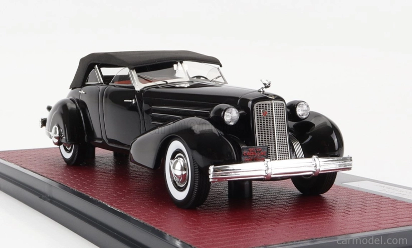 Modely v mierke Matrix Cadillac V16 Dual Cowl Sport Pheaton Cabriolet Closed 1937 1:43 Black