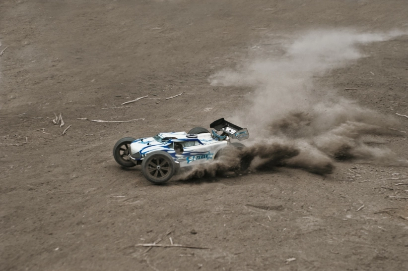 RC auto LRP S8 Rebel TX