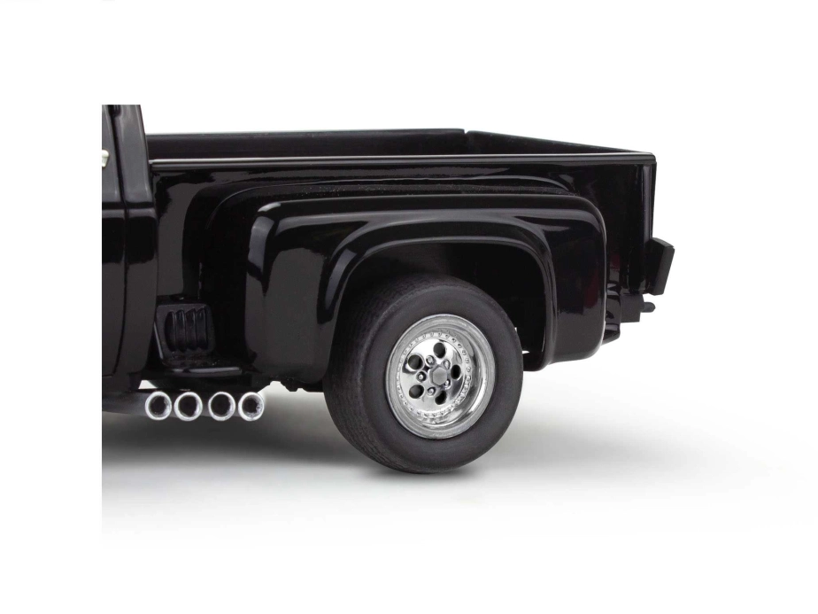 Plastic ModelKit MONOGRAM auto 4552 - 76 Chevy Squarebody Street Truck (1:24)
