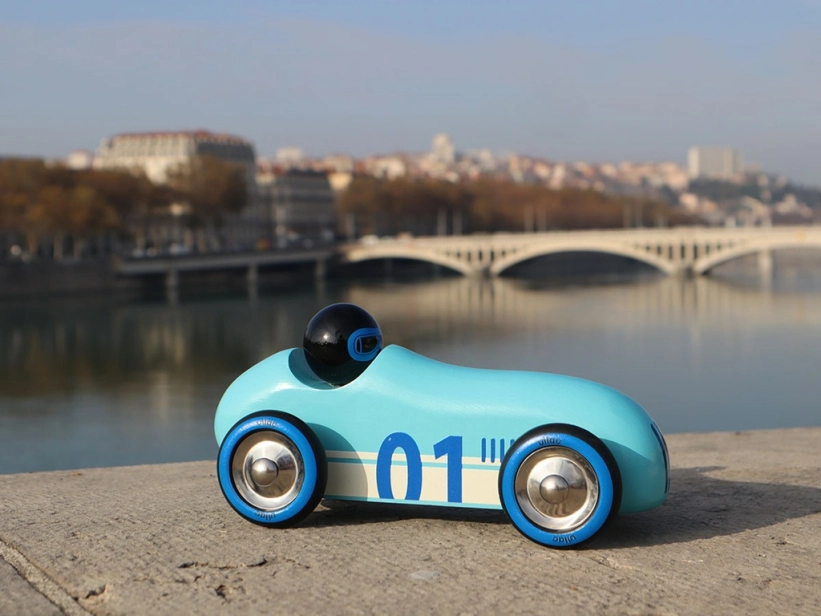 Vilac Dřevěné auto Old Sport Compet tyrkysové