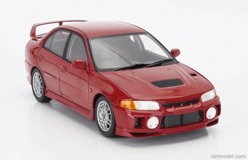 Motorhelix Mitsubishi Lancer Evo Iv s motorom a príslušenstvom 1999 1:18 červená