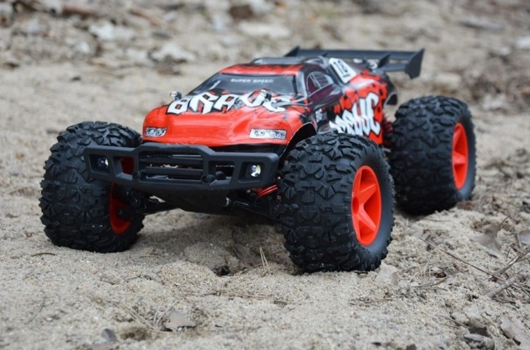 RC auto Pioneer Brave, čiernočervená