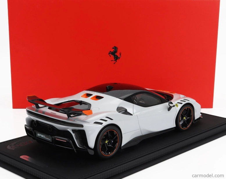 Bbr-models Ferrari Sf90 Xx Stradale 2024 - Con Vetrina - S vitrínou 1:18 Bianco Artico - White Met Orange Black
