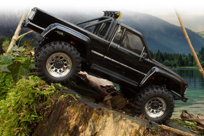 RC auto Venture18 Flux 1985 Toyota Hilux SR5, černá