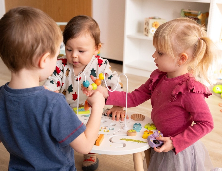 2Kids Toys Multifunkční motorický stolek