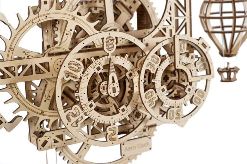 Ugears 3D dřevěné mechanické puzzle Nástěnné hodiny Aero - poškozený obal