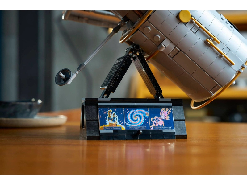 LEGO Editions - Hubbleův vesmírný dalekohled