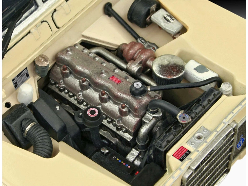 Revell Land Rover Series III LWB Commercial (1:24) (súprava)