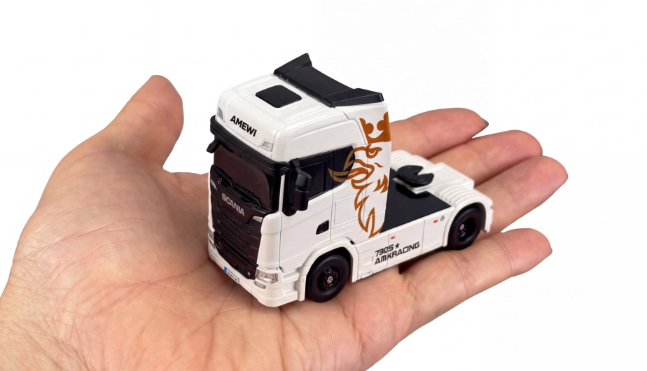 RC licencovaná Scania 730 S s návesom, GYRO, driftovacia, proporcionálny pohon 4x4, 1:64 RTR, biela