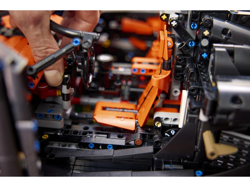 LEGO Technic – Megacar Koenigsegg Sadair's Spear