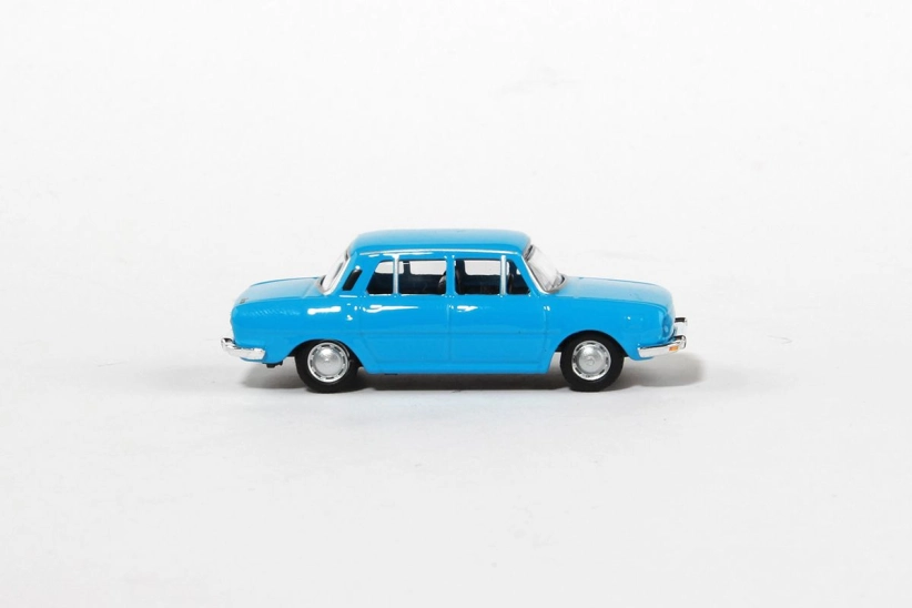Abrex Škoda 110L (1973) 1:72 – modrá svetlá