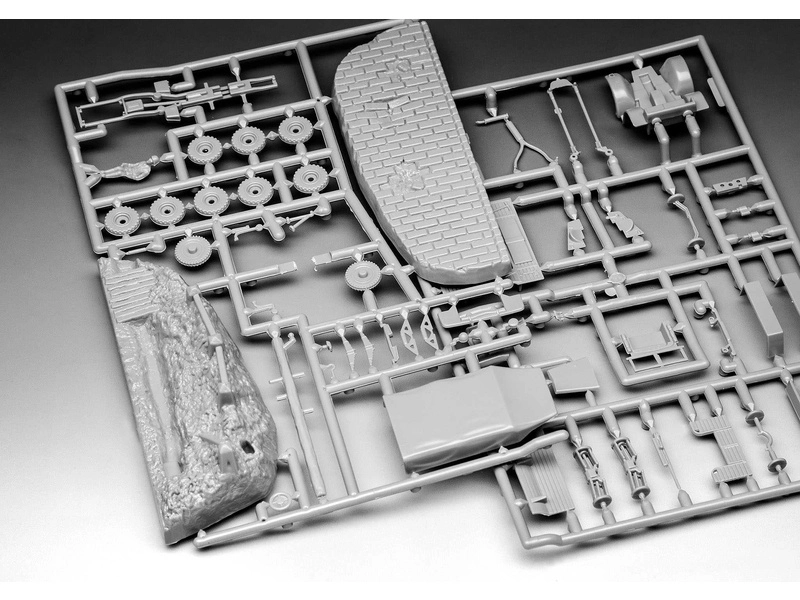 Revell Krupp Protze Kfz 69 with 3,7 cm Pak (1:76) (súprava)