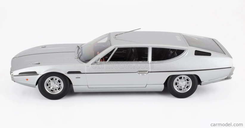 Lamborghini Espada 2-series 1970 v mierke 1:18 strieborná