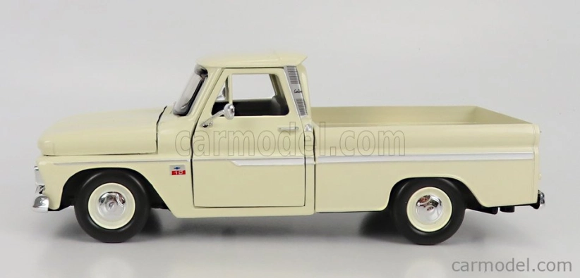 Motor-max Chevrolet C-10 Fleetside Pick-up 1966 1:24 Cream