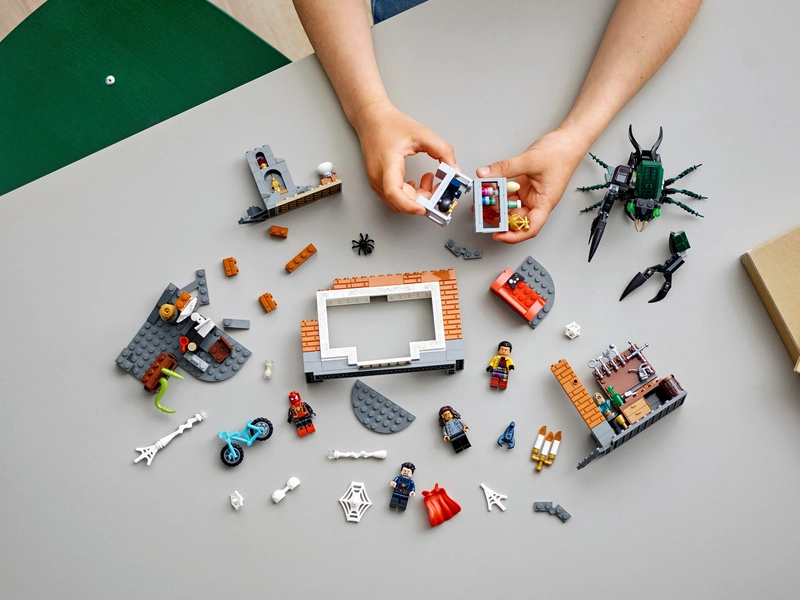 LEGO Super Heroes - Spider-Man v dielni Sanctum