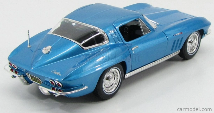 Maisto Chevrolet Corvette Coupe 2-dverový 1965 1:18 Light Blue Met