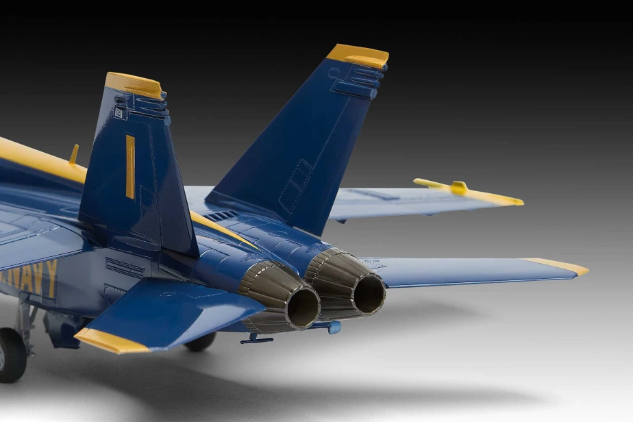 Gift-Set letadla 05613 - F/A-18E & Hellcat (Blue Angels) (80th Anniversary) (1:72)