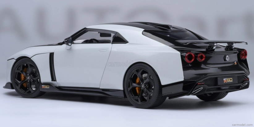 Autoart Nissan Gt-r50 by Italdesign 2021 1:18 biela met. čierna