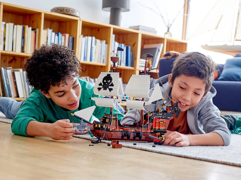 LEGO Creator – Pirátska loď