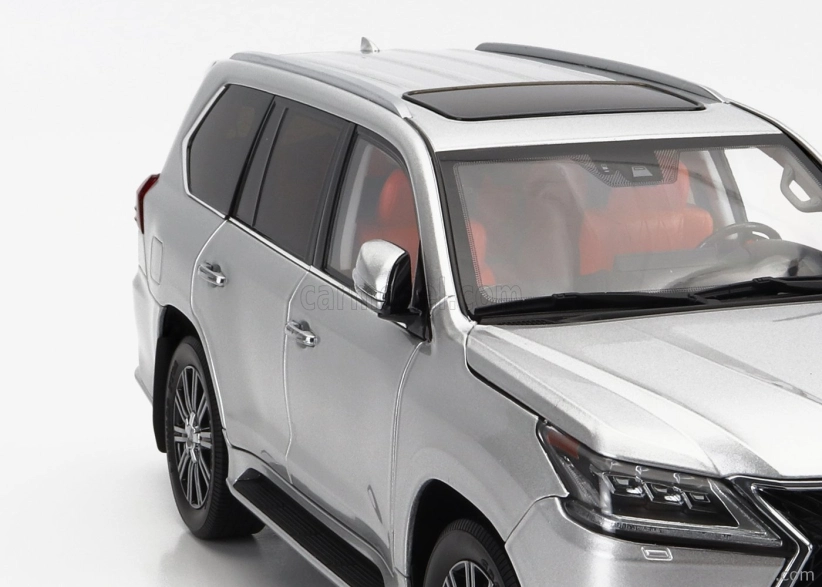 LCD model Lexus Lx570 2022 1:18 strieborný
