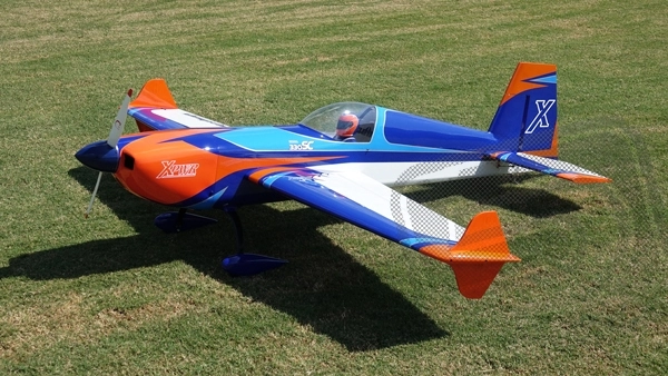 95" Extra 330S – modrá/biela 2,41 m