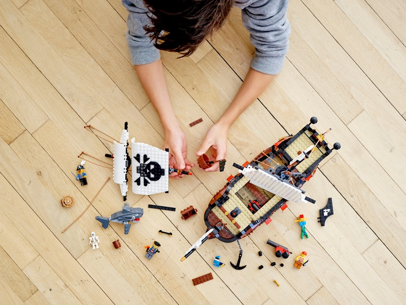 LEGO Creator – Pirátska loď