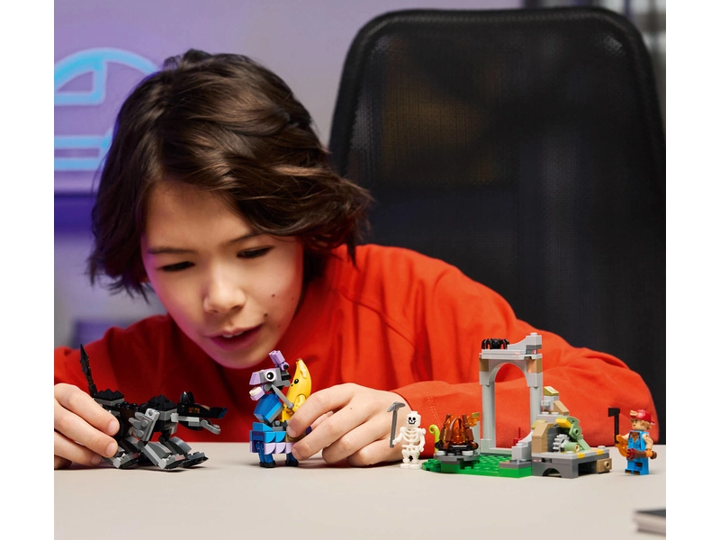 LEGO Fortnite - Peely a Sparkplug a ich táborisko
