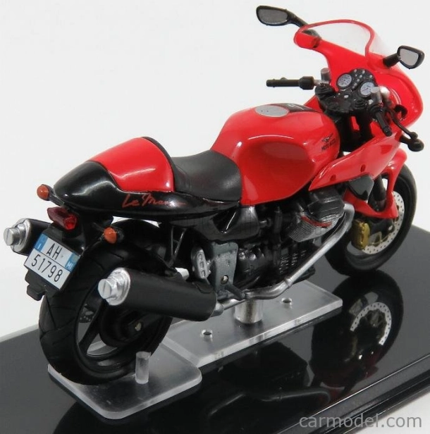 Edicola Moto Guzzi V11 Le Mans - Poškodený displej 1:24 červená
