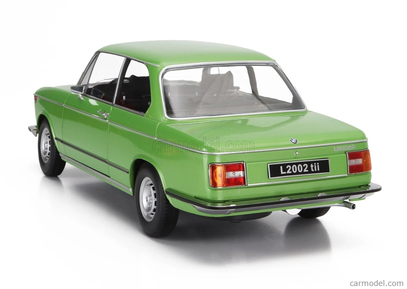 Kk-scale BMW L2002 Tii 2-series 1974 1:12 Zelená