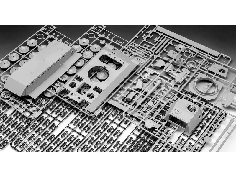 Revell Panther Ausf. D (1:35) (darčeková súprava)