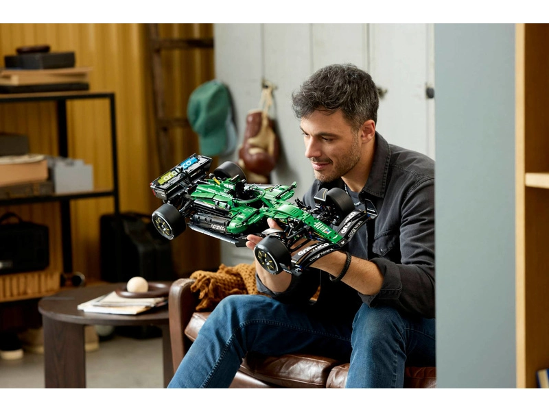 LEGO Technic - Auto Aston Martin Aramco AMR25 F1®