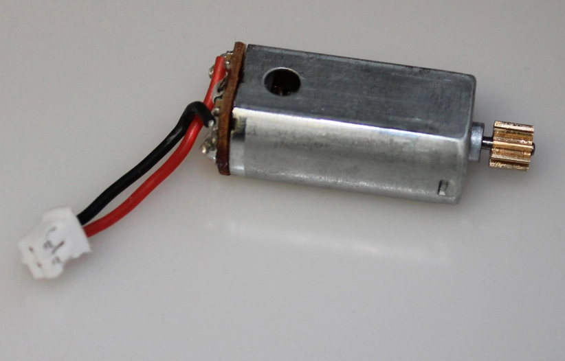 Sky Watcher Race motor, čierny/červený kábel