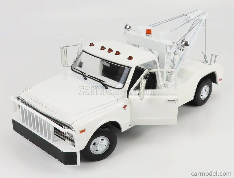 Greenlight Chevrolet C-30 Pick-up Odtahový vůz 1968 1:18, bílá