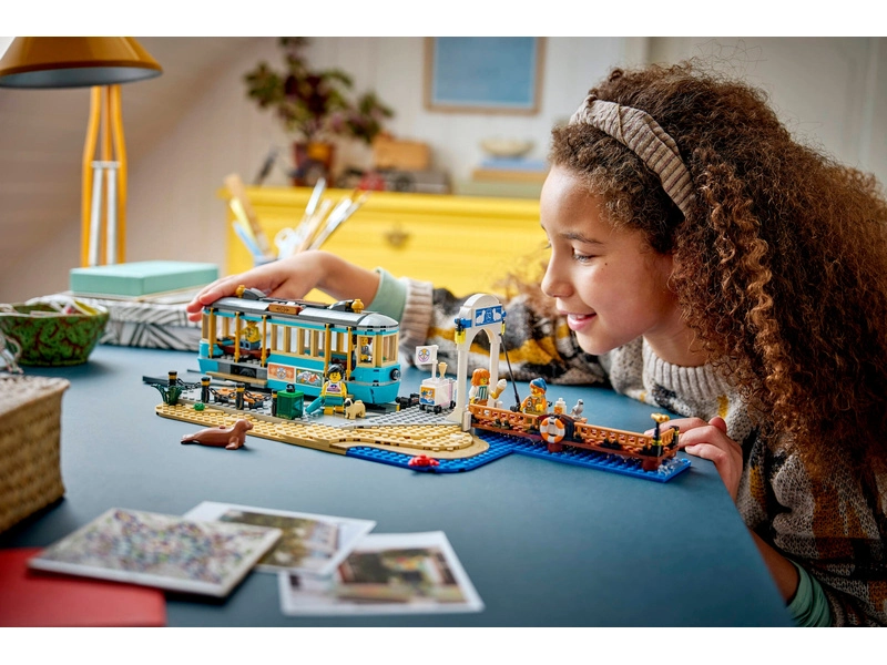LEGO City - Historická plážová električka