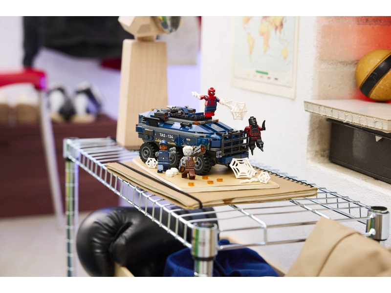 LEGO Marvel - Spider-Man a naháňačka za väzenským transportérom