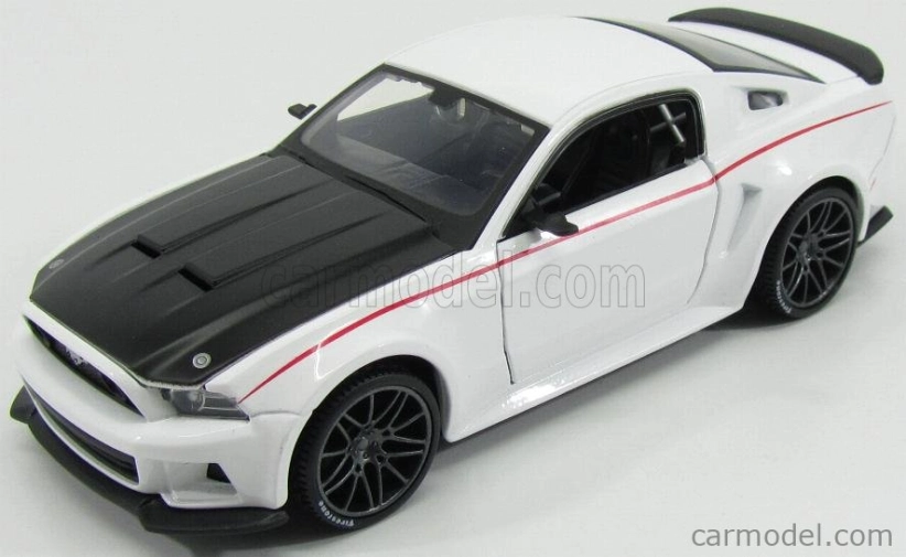 Maisto Ford USA Mustang Coupe Street Racer 2014 1:24 bielo-čierna