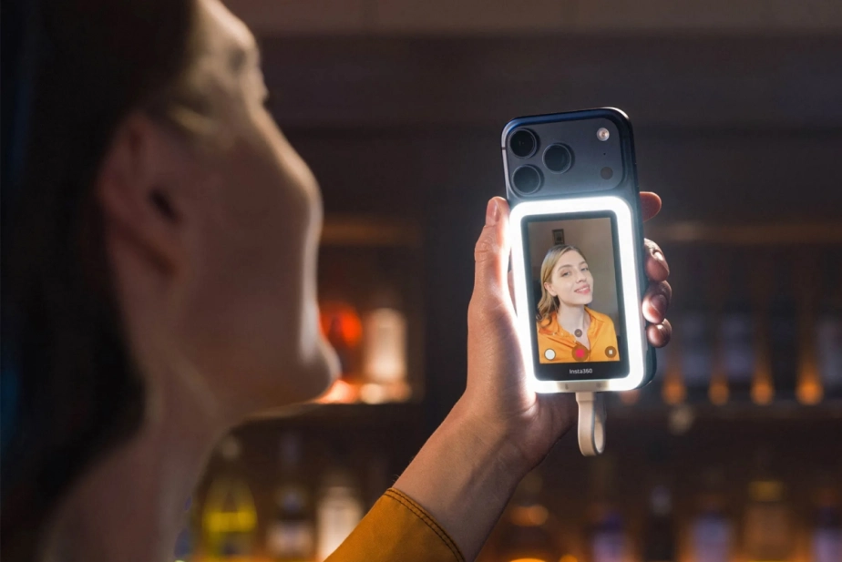 Insta360 Snap Selfie Screen se světlem