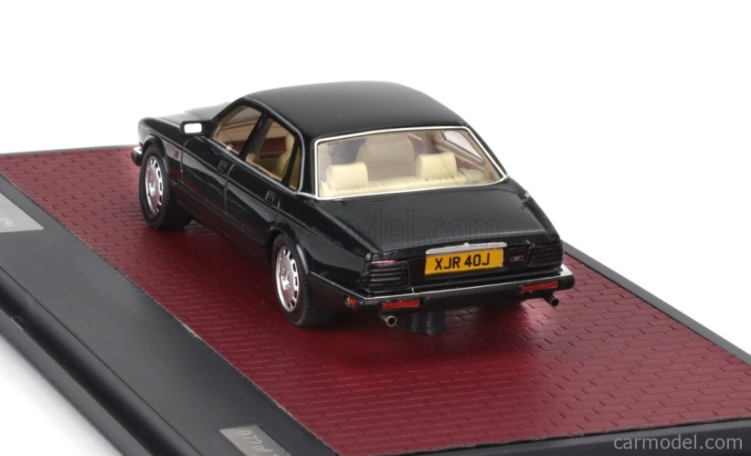 Modely v mierke Matrix Jaguar Xjr (xj40) 1991 1:43 Blue Met