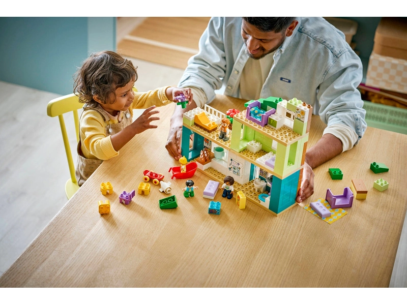 LEGO DUPLO - Moderný rodinný dom 3 v 1 s figúrkami